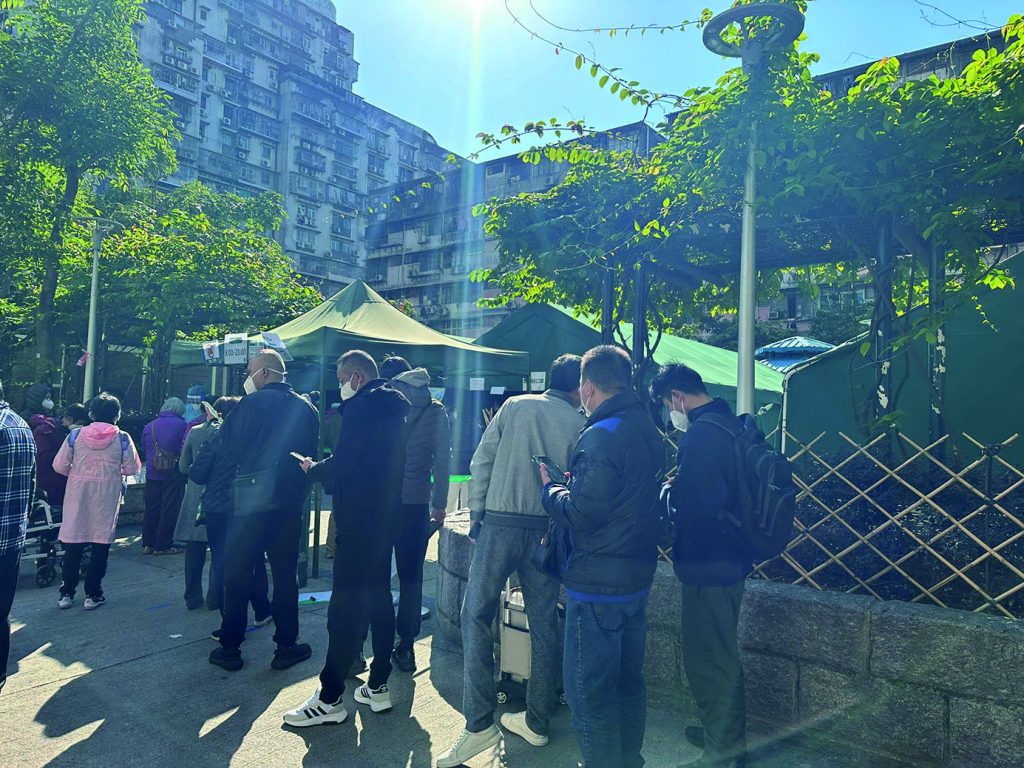 抗疫包延長派發 各站領取人流疏